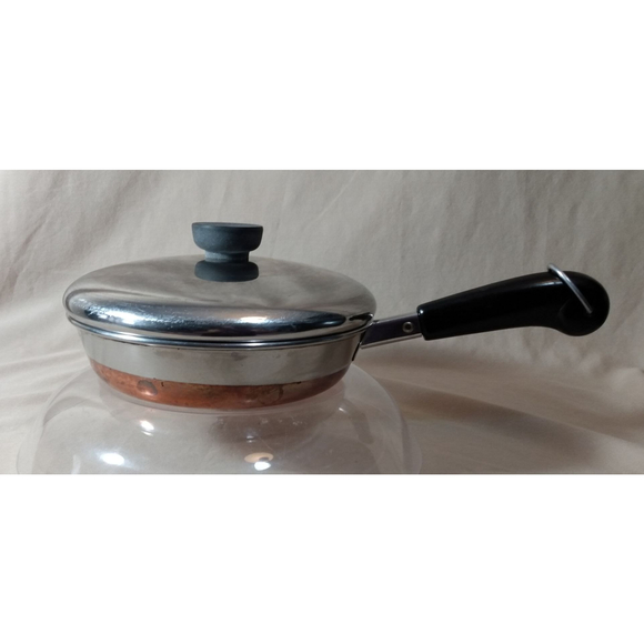 Revere Ware | Clinton, Illinois | 7 inch pan with lid } Good condition | Vintage